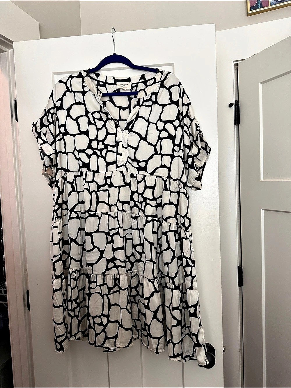 Umgee Abstract Maxi Dress White & Black Size 2XL Like New